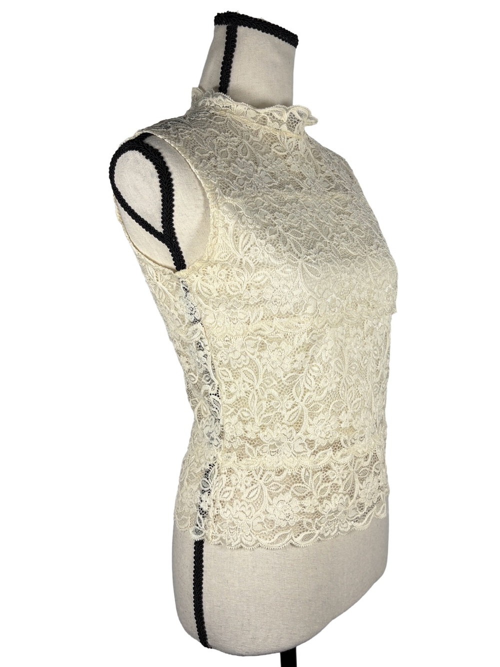 Pretika Lace Mock Neck Sleeveless Top – Cream Floral Lace Y2K Romantic Blouse - Picture 4 of 13